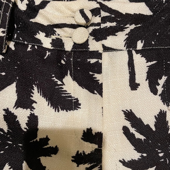 Freeway Palm Tree Print Lined Shorts - Picture 2 of 8